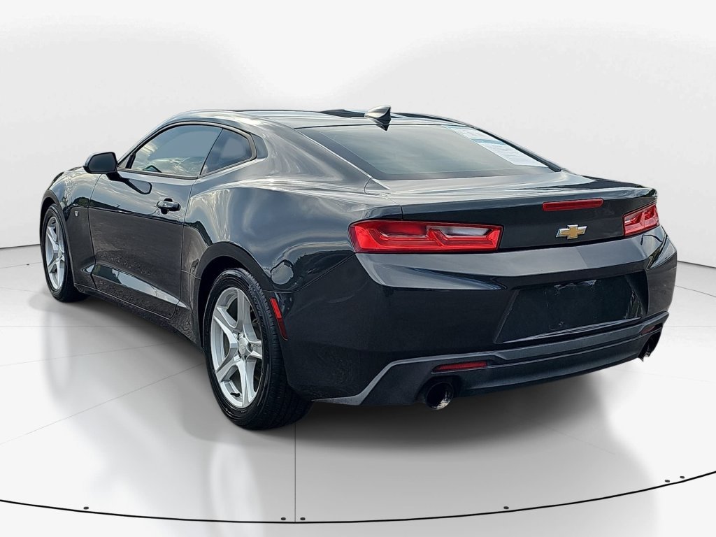Used 2017 Chevrolet Camaro LT RWD image 8
