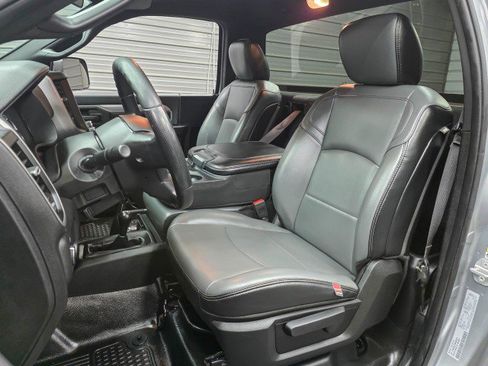 Used 2021 RAM 2500 Tradesman w/ Chrome Appearance Group AWD/4WD image 15