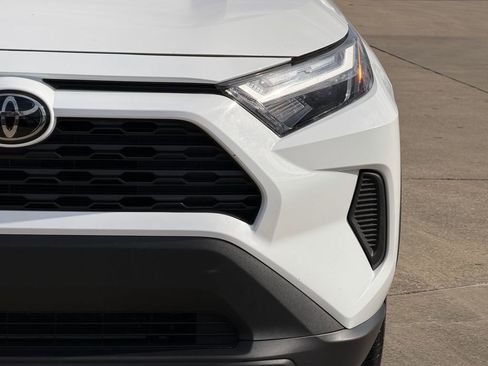 Used 2024 Toyota RAV4 XLE FWD image 30