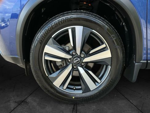 Used 2023 Nissan Rogue SL AWD/4WD image 15