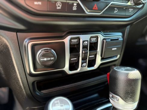 Used 2019 Jeep Wrangler Unlimited Sport AWD/4WD image 31