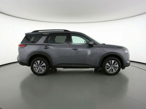 Used 2025 Nissan Pathfinder SV FWD image 11