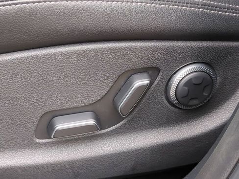 Used 2025 Genesis GV70 2.5T image 20