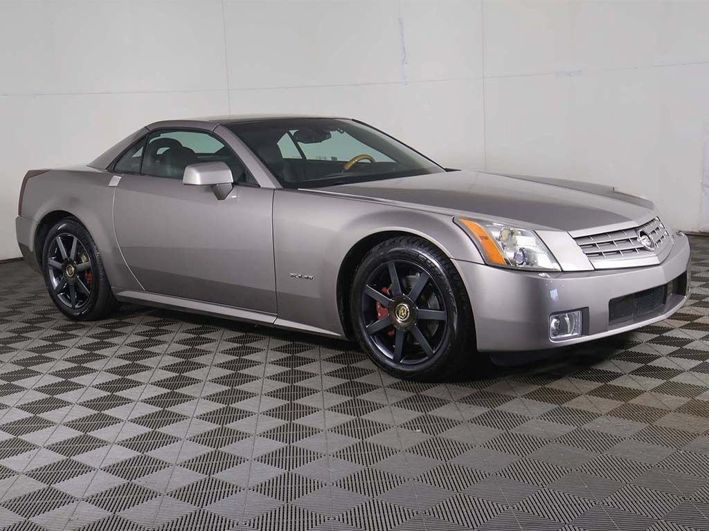 Used 2004 Cadillac XLR RWD image 43