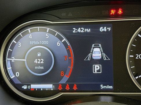 New 2025 Nissan Versa SR w/ Trunk Package image 13