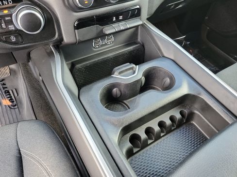 Used 2022 RAM 1500 Big Horn AWD/4WD image 25
