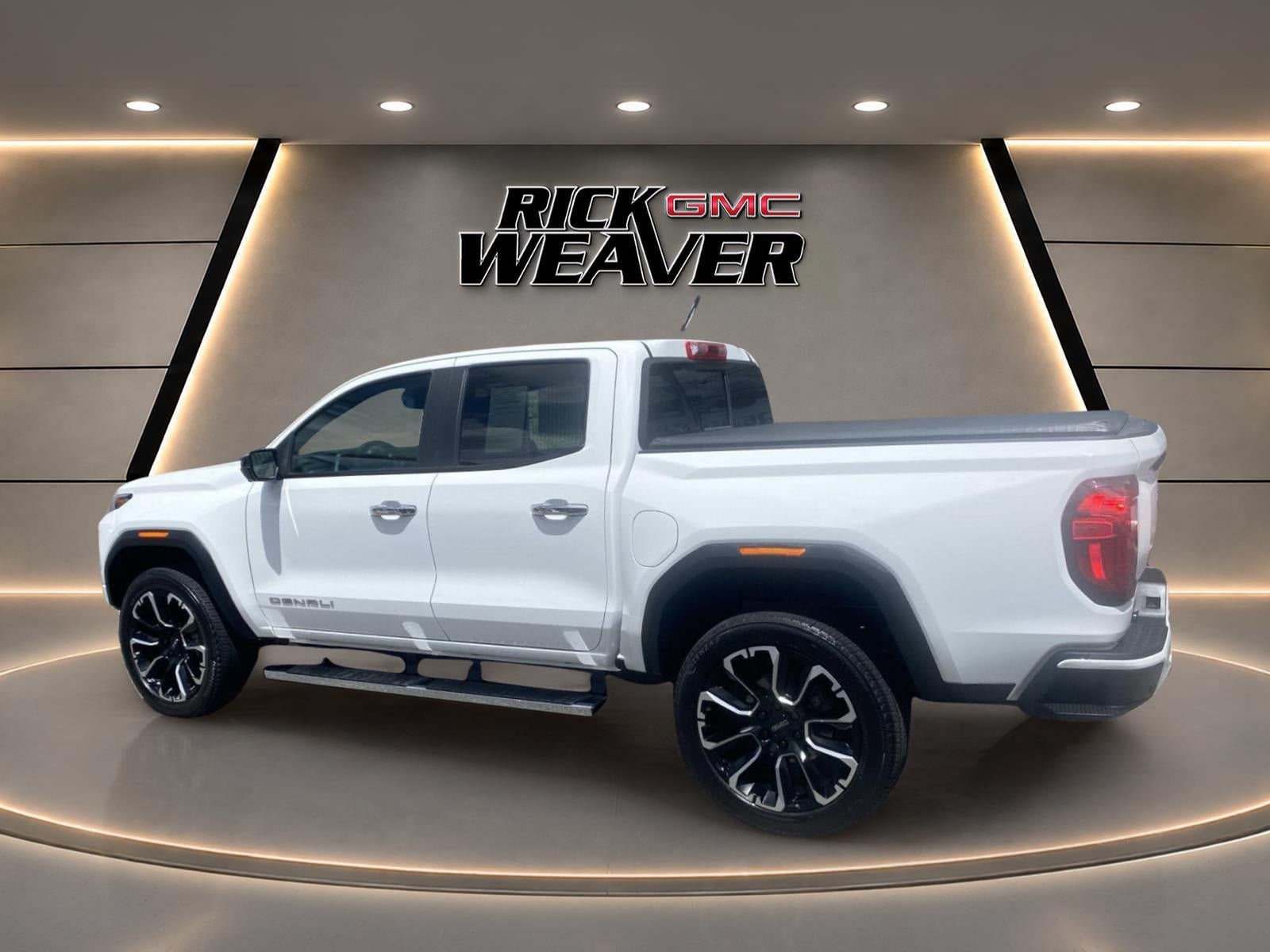 Used 2023 GMC Canyon Denali AWD/4WD image 5