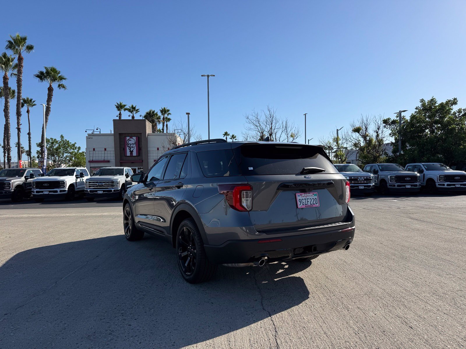 Used 2023 Ford Explorer ST-Line w/ Class IV Trailer Tow Package RWD image 2