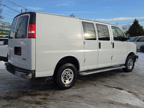 Used 2024 GMC Savana 2500 w/ Driver Convenience Package image 8