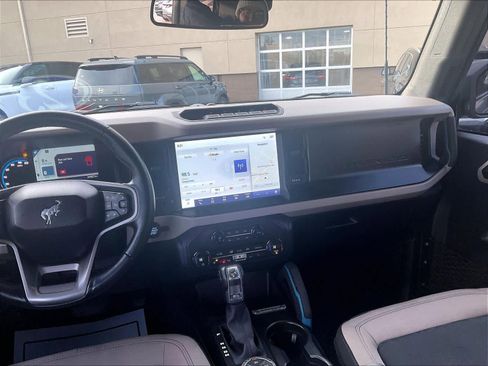 Used 2023 Ford Bronco Wildtrak image 18