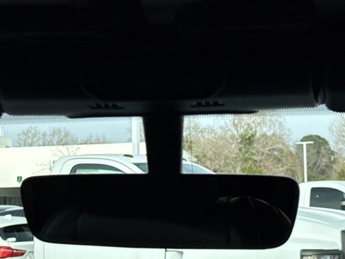 Used 2023 Jeep Gladiator Overland w/ Cold Weather Group image 27