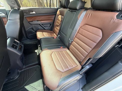 Used 2022 Volkswagen Atlas SEL Premium AWD/4WD image 11