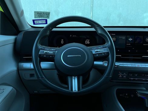 Used 2025 Hyundai Kona SEL image 34