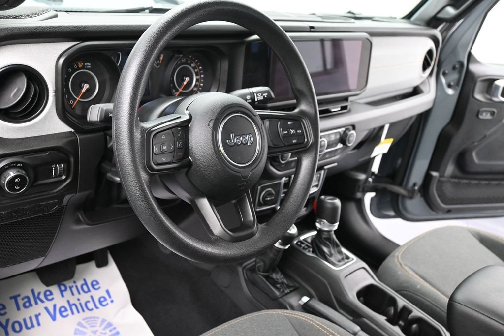 New 2026 Jeep Gladiator Sport AWD/4WD image 15