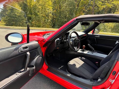 Used 2007 MAZDA MX-5 Miata Touring image 7