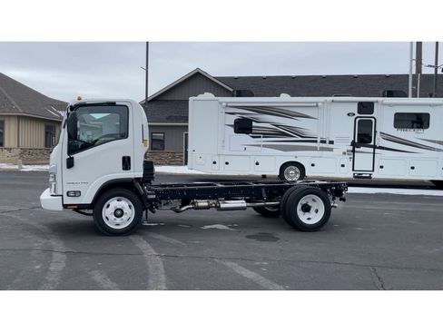 New 2024 Chevrolet Low Cab Forward RWD image 9