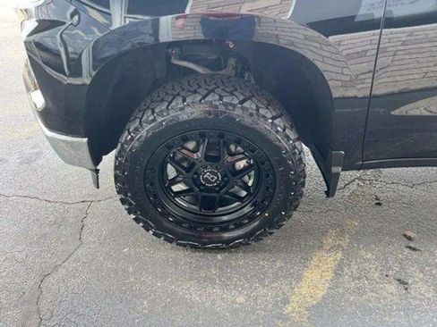 Used 2025 Chevrolet Silverado 1500 LT image 12