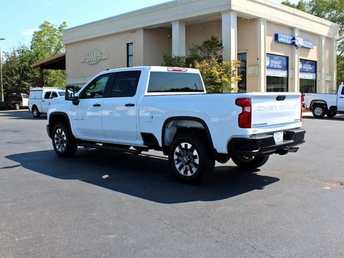 Used 2024 Chevrolet Silverado 2500 Custom w/ Custom Convenience Package image 10