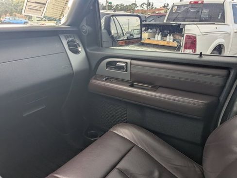 Used 2015 Ford Expedition EL Platinum image 16