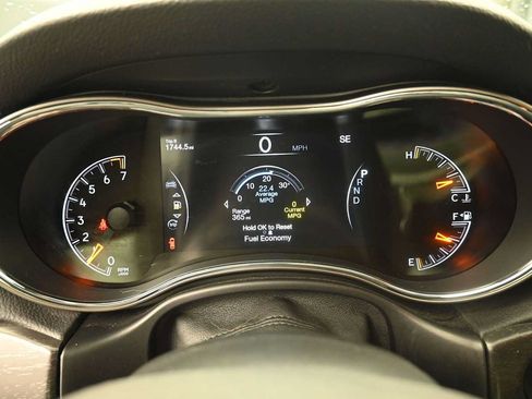 Used 2018 Jeep Grand Cherokee Laredo AWD/4WD image 7