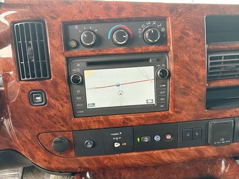 Used 2019 Chevrolet Express 2500 w/ Enhanced Convenience Package image 14