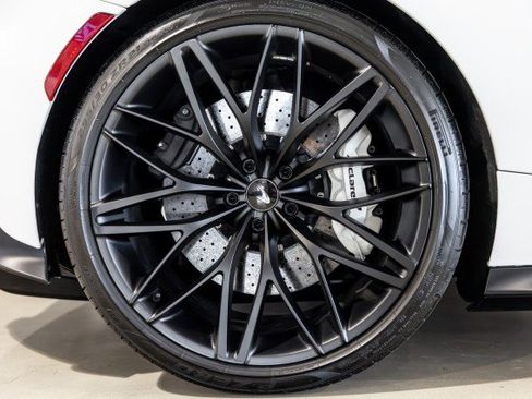 Used 2023 McLaren GT RWD image 25