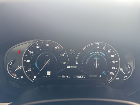 Used 2018 BMW 530e w/ Premium Package 2 RWD image 18