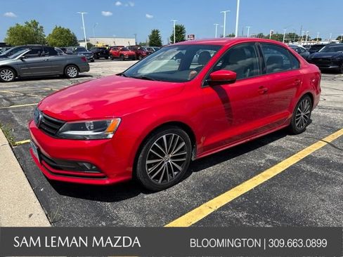 Used 2016 Volkswagen Jetta Sport FWD image 3