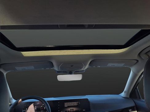 New 2026 Nissan Sentra SR w/ SR Premium Package FWD image 18
