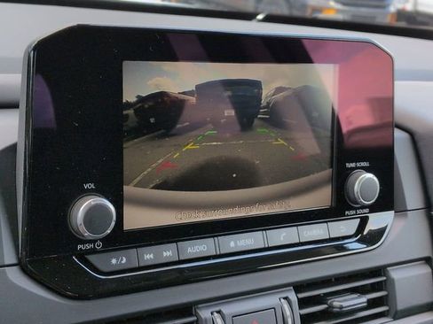 Used 2025 Nissan Pathfinder S FWD image 20