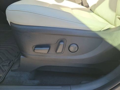 New 2025 Kia Telluride S image 16