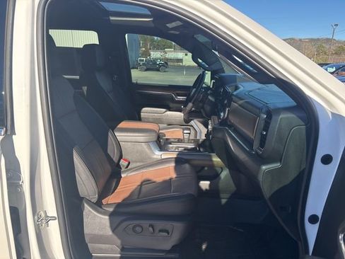 Used 2024 Chevrolet Silverado 1500 High Country image 28