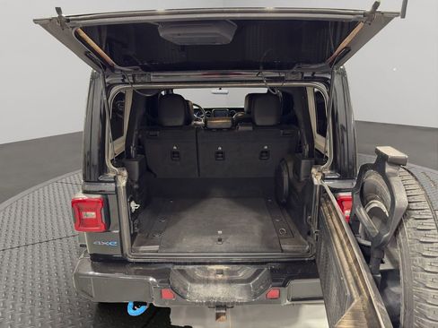 Used 2023 Jeep Wrangler Unlimited Sahara image 8