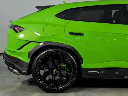 Used 2023 Lamborghini Urus Performante AWD/4WD image 13