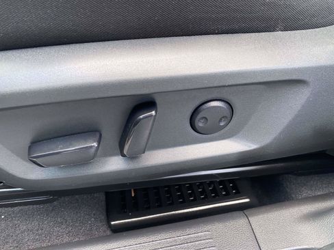 Used 2023 Nissan Rogue SV FWD image 16
