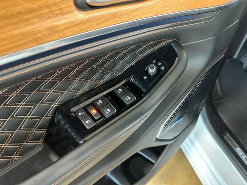 Used 2024 Jeep Grand Cherokee Summit AWD/4WD image 12