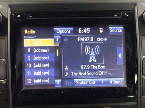 Used 2015 Toyota Camry XLE w/ Moonroof Package image 25