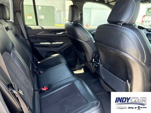 Used 2024 Jeep Grand Cherokee Altitude AWD/4WD image 13