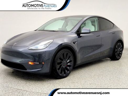 Used 2023 Tesla Model Y Performance image 1
