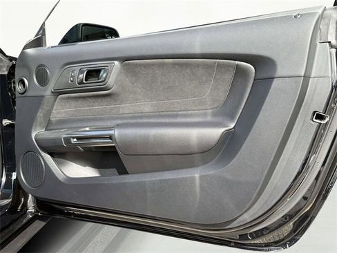 Used 2017 Ford Mustang Shelby GT350 image 27