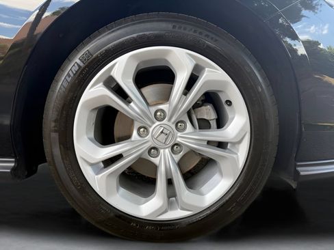 Used 2025 Honda Accord LX image 32
