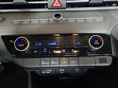 Used 2024 Hyundai Elantra SEL FWD image 20