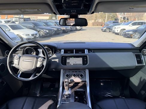 Used 2015 Land Rover Range Rover Sport SE image 26