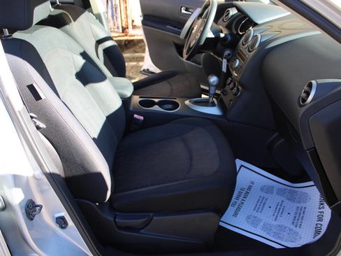 Used 2011 Nissan Rogue S image 37