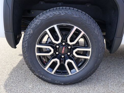 New 2026 GMC Sierra 1500 AT4 image 33