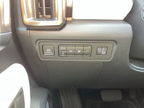 New 2025 GMC Hummer EV 3X w/ LPO, Roof Cross Rail Package image 18