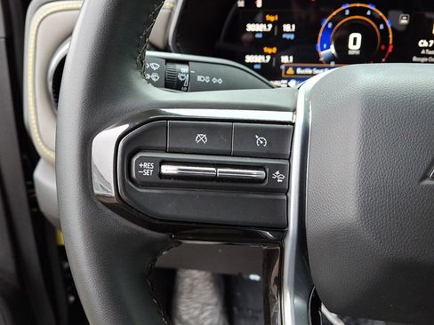 Used 2024 Chevrolet Colorado ZR2 w/ Safety Package image 22