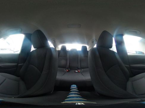 Used 2025 Toyota Corolla LE image 40