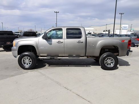 Used 2009 GMC Sierra 2500 SLT w/ Entertainment Package image 3