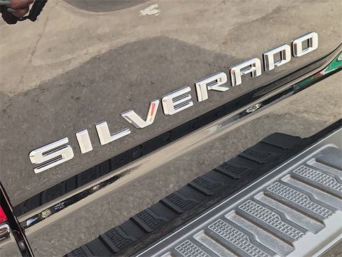 Used 2025 Chevrolet Silverado 2500 Custom w/ Custom Value Package image 30